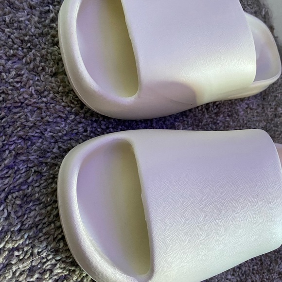 Sandals - Picture 4 of 4